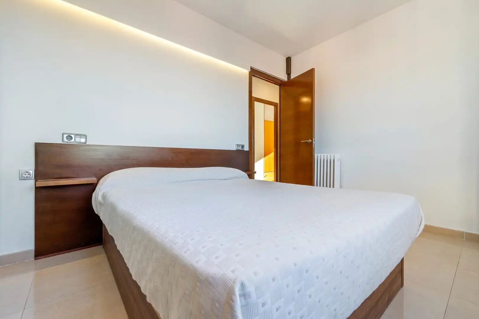 Schlafzimmer von Dachboden zum Verkauf in Reus mit Klimaanlage, Heizung und Terrasse
