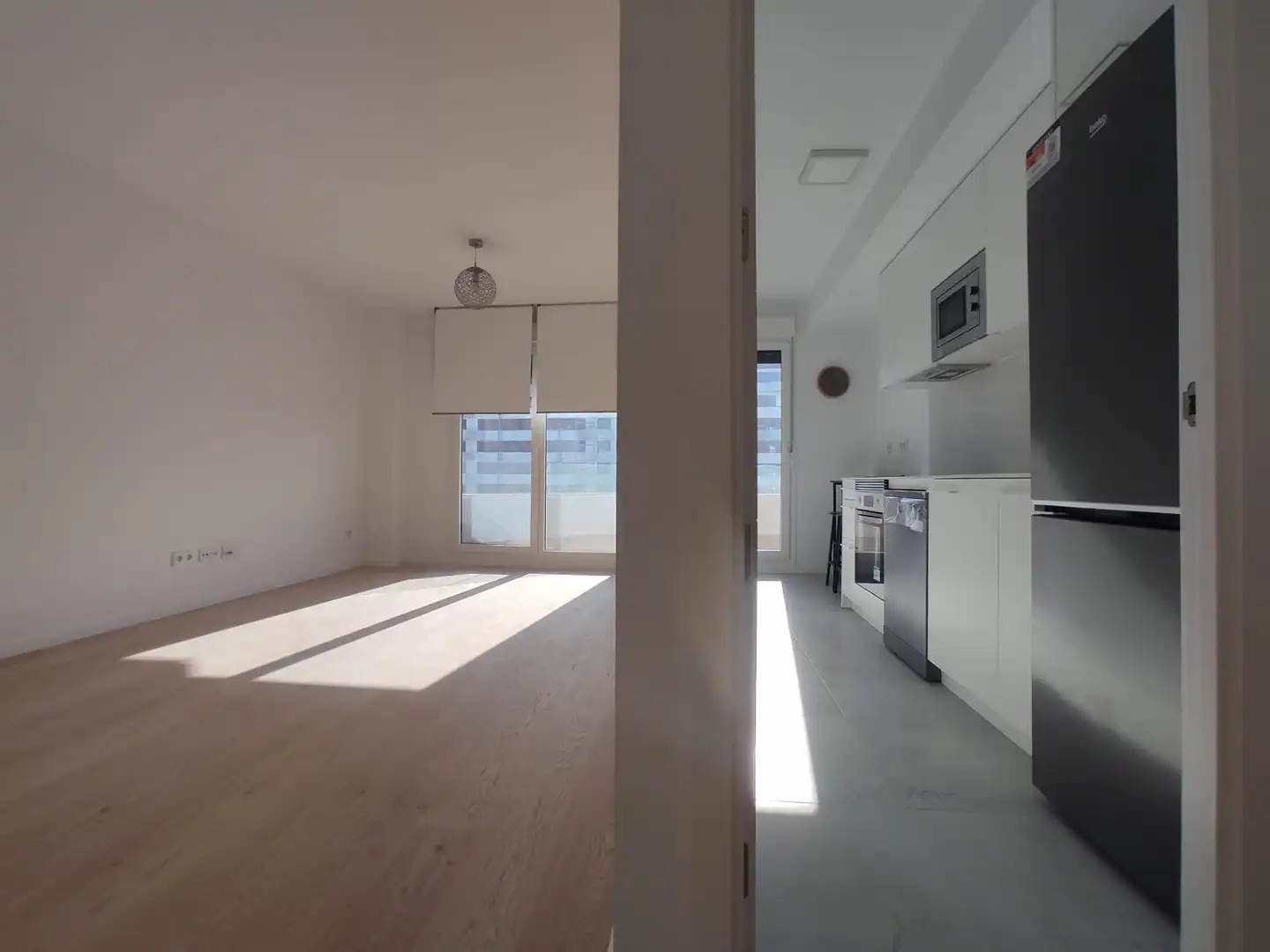 Flat with pool to rent in Entrenúcleos, imagen 2
