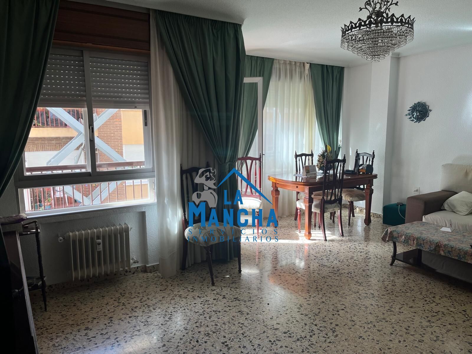 Vista exterior de Pis en venda en  Albacete Capital amb Calefacció