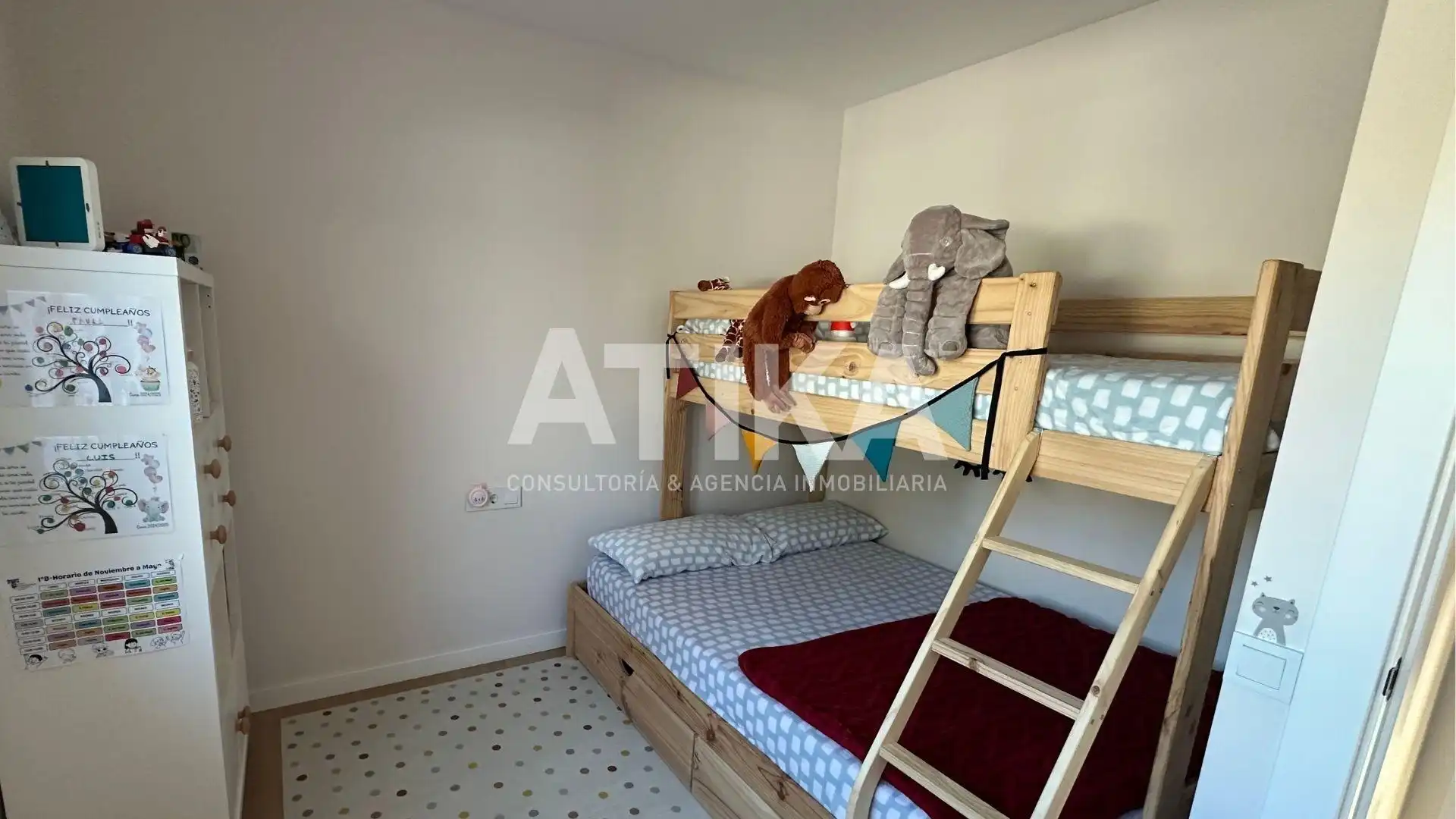 Bedroom of Houses for sale in Ontinyent  with Air Conditioner, Private garden and Parquet flooring