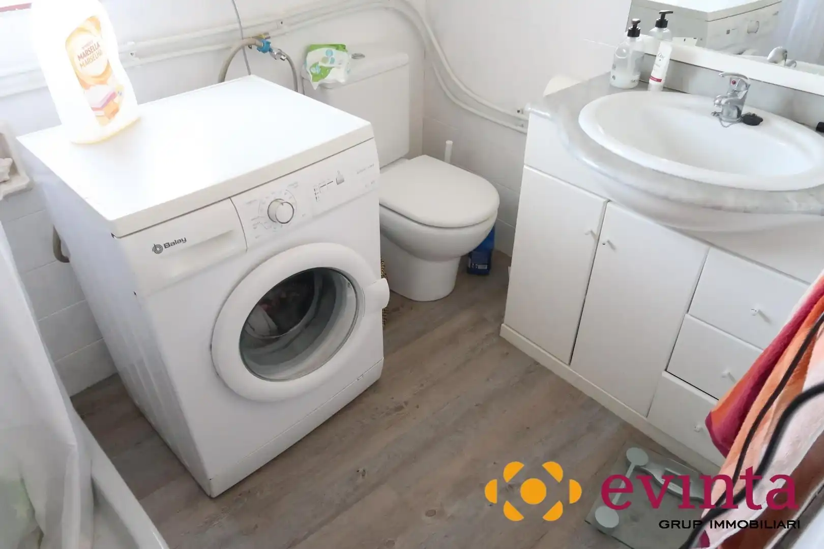 Bathroom of Houses for sale in Vallirana  with Heating, Private garden and Terrace