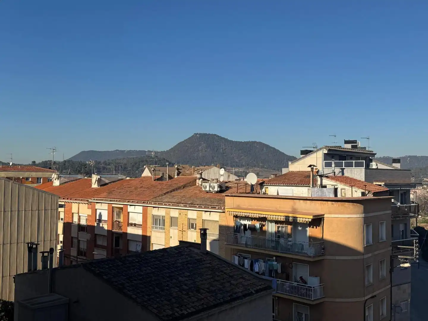 Vista exterior de Pis en venda en Manresa amb Calefacció, Parquet i Traster