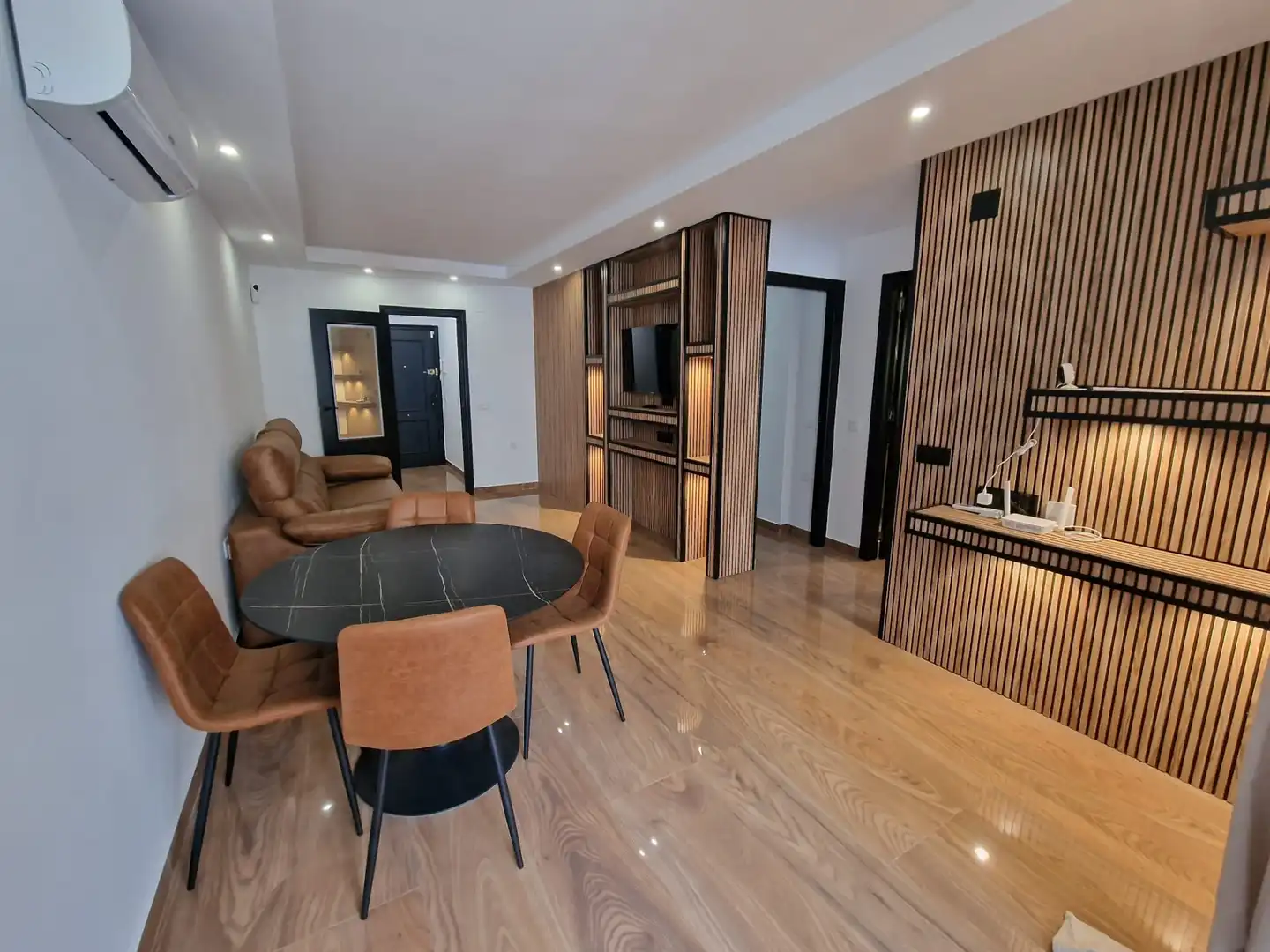 Sala d'estar de Apartament en venda en Torrevieja amb Aire condicionat, Terrassa i Moblat