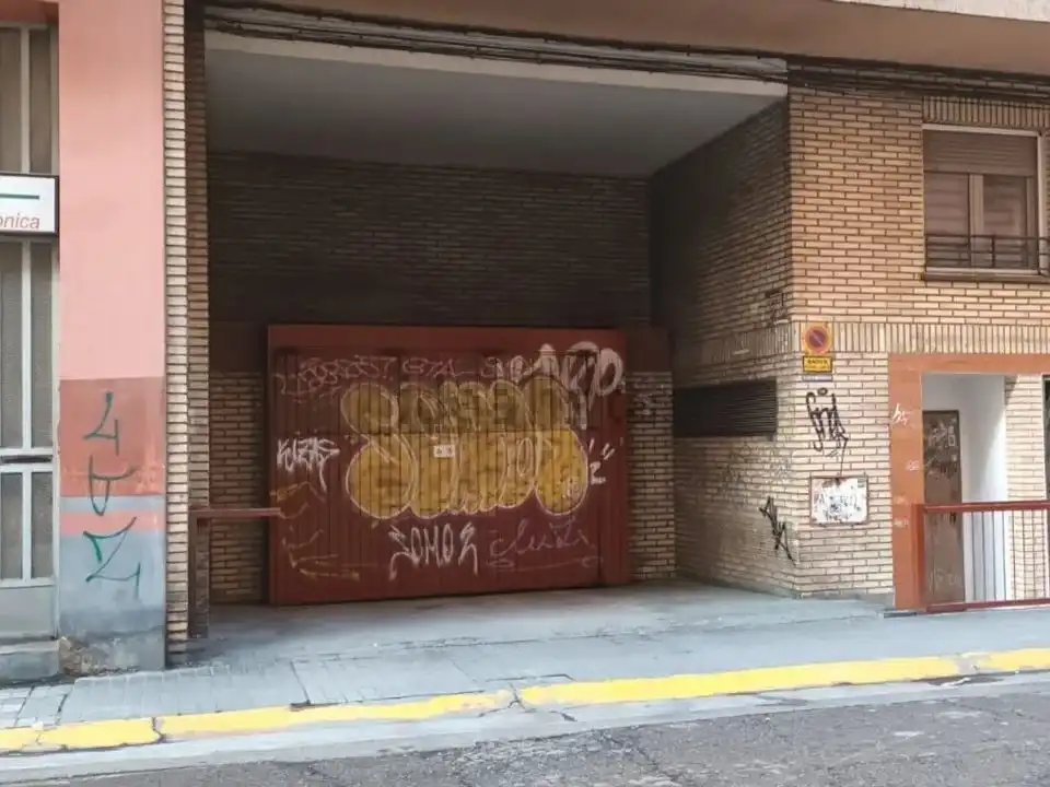 Vista exterior de Garaje de alquiler en Zaragoza