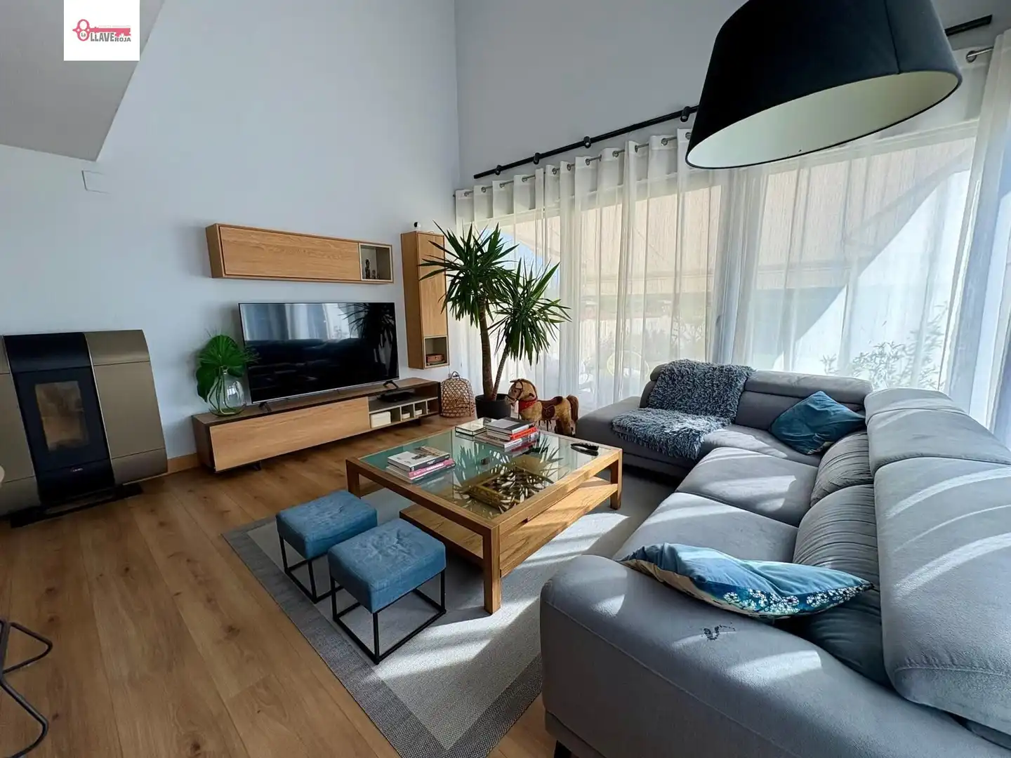 Sala de estar de Casa o chalet en venta en Sarracín con Calefacción, Jardín privado y Parquet