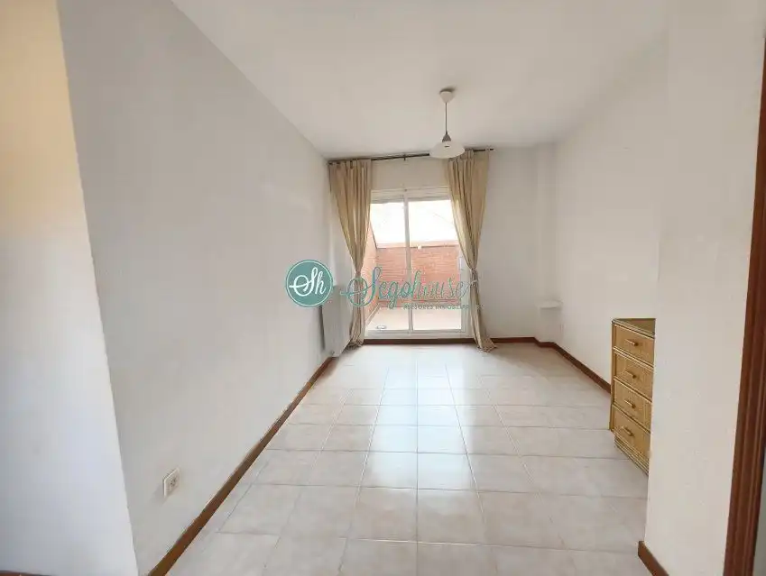 Habitación de Piso en venta en Segovia con Calefacción y Terraza