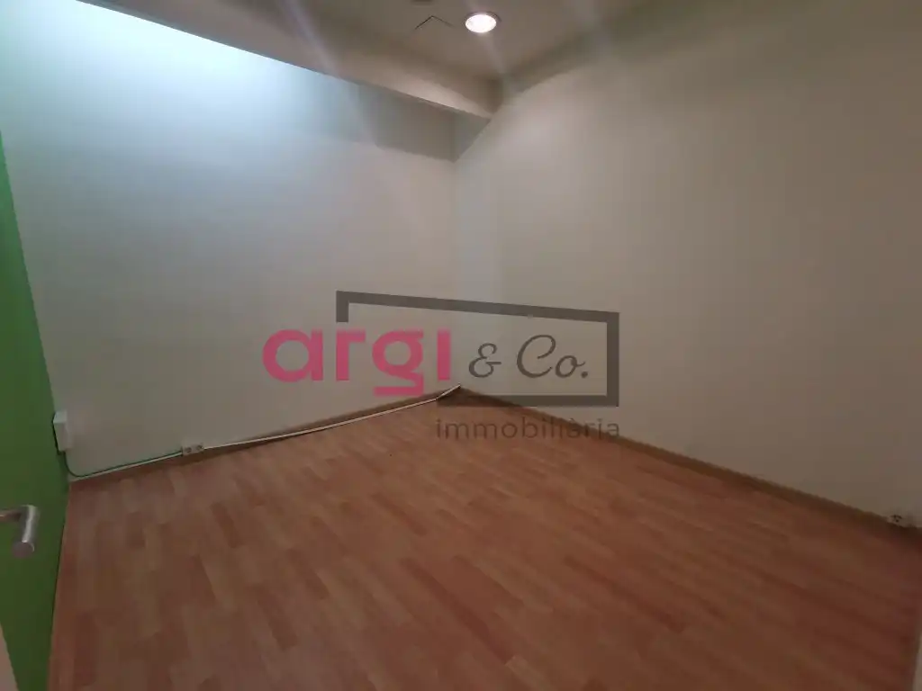 Local comercial de lloguer a La Roureda, imagen 7