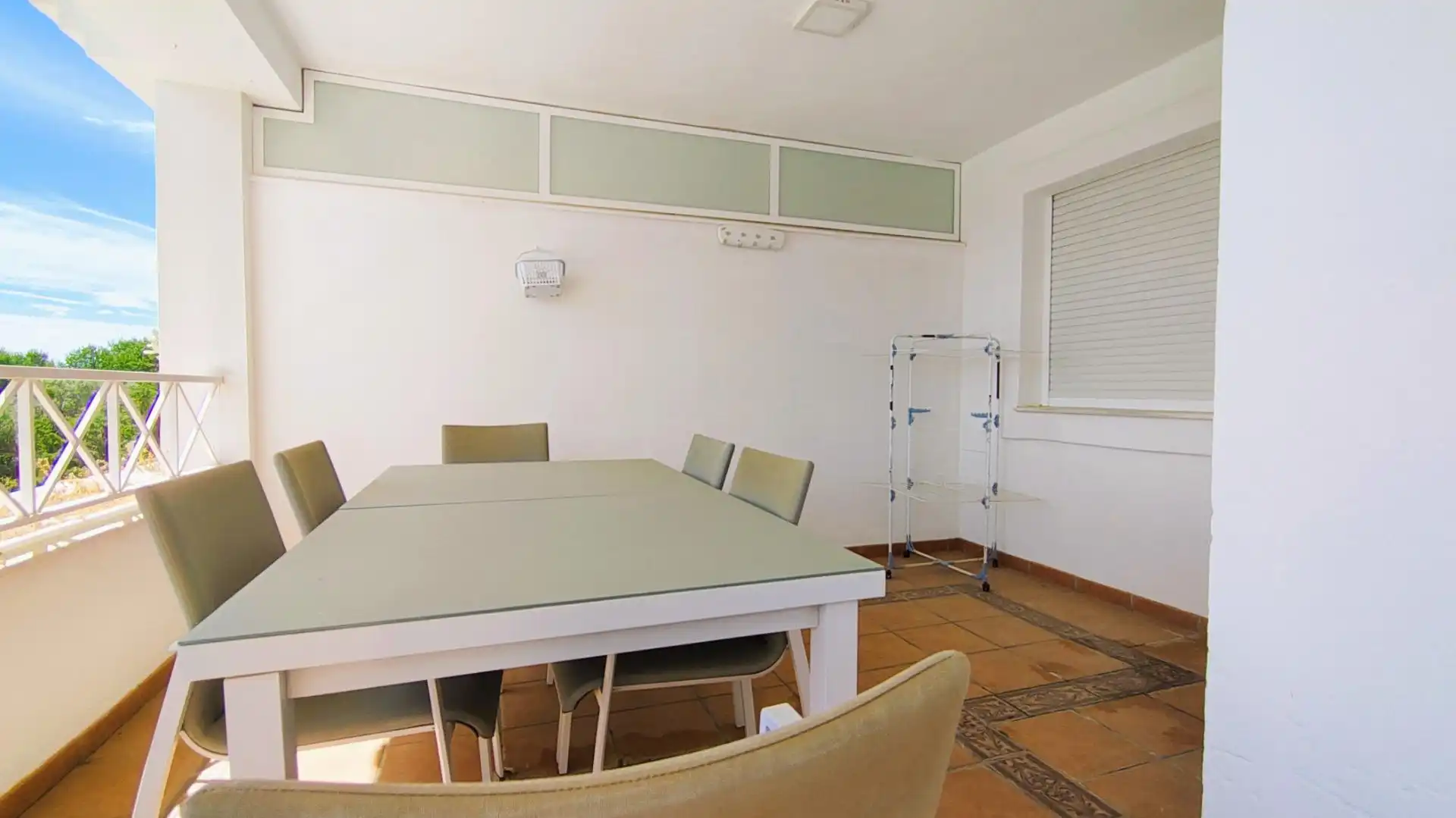 Esszimmer von Wohnungen zum Verkauf in Marbella mit Klimaanlage, Privatgarten und Terrasse