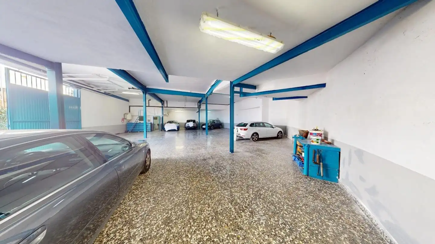 Aparcament de Casa o xalet en venda en Viladecans amb Jardí privat i Terrassa