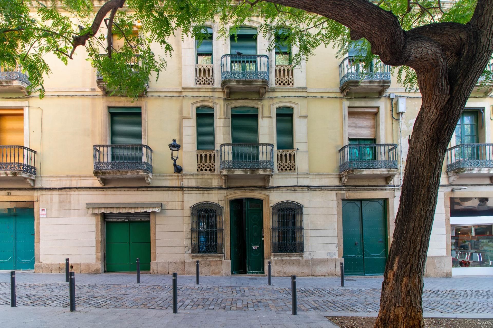 Exterior view of Duplex for sale in Santa Coloma de Gramenet  with Heating and Balcony