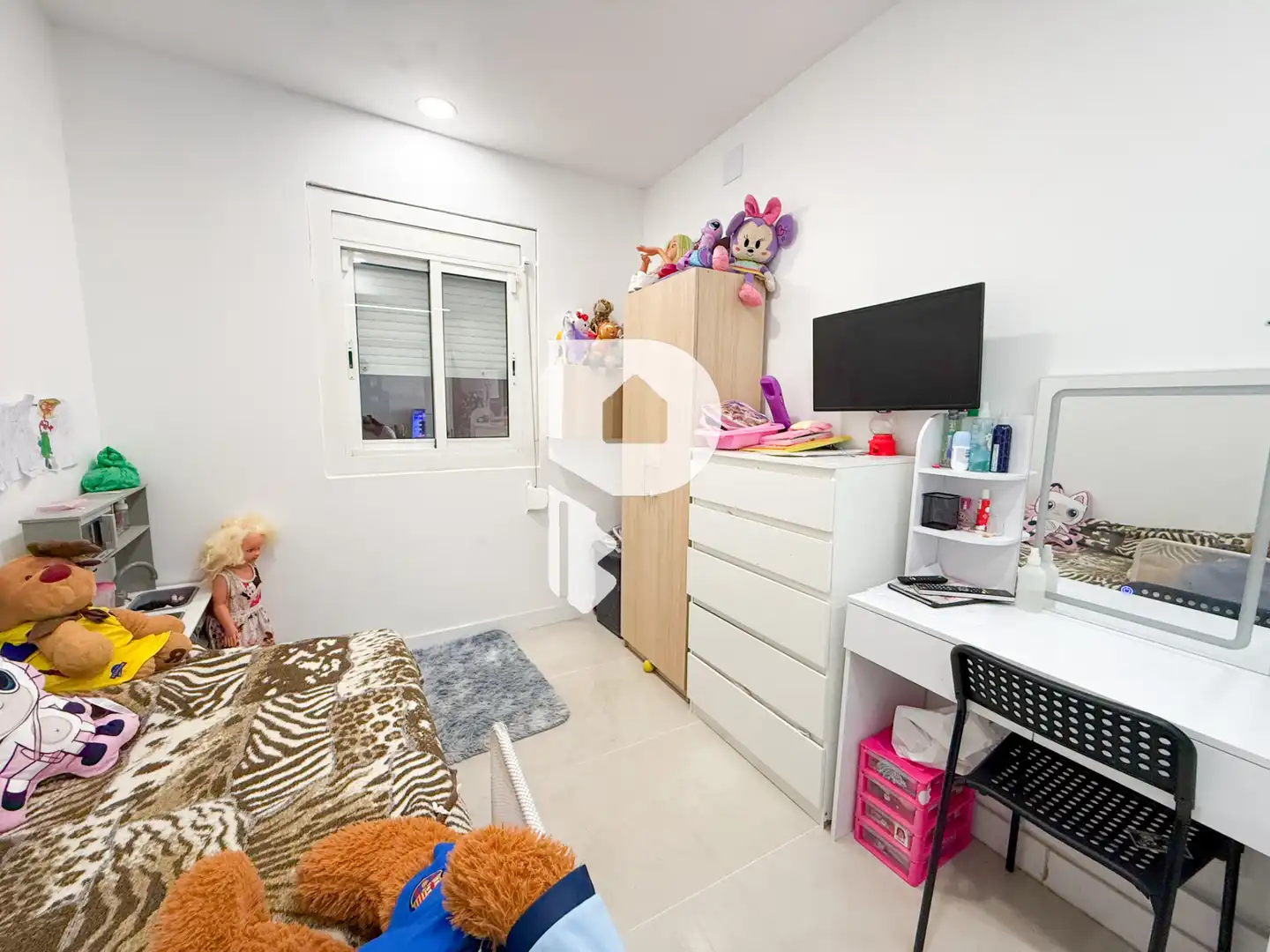 Habitación de Casa o chalet en venta en Sant Vicenç Dels Horts con Aire acondicionado, Calefacción y Jardín privado