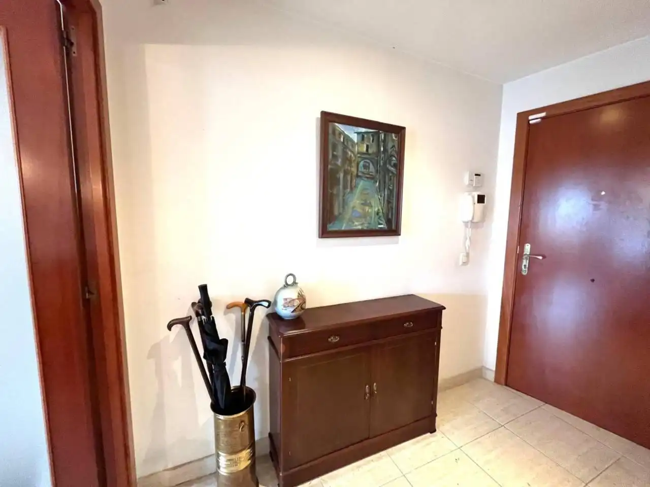 Piso en venta en Girona con Calefacción, Terraza y Amueblado