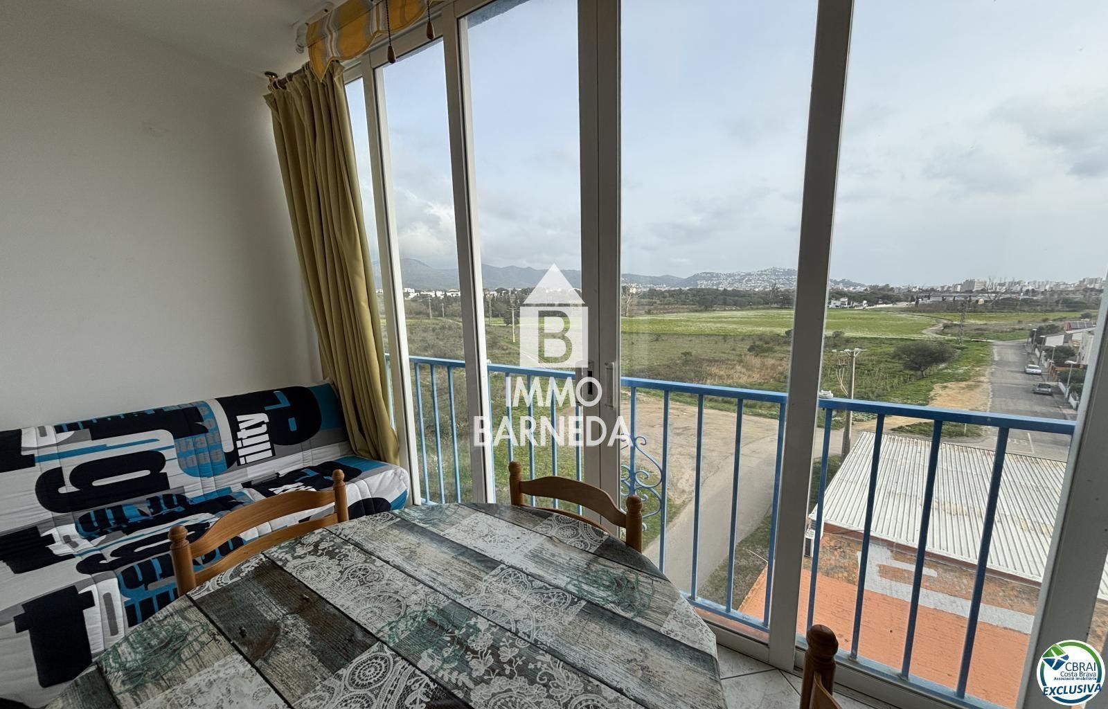 Außenansicht von Wohnung zum Verkauf in Roses mit Heizung, Terrasse und Schwimmbad