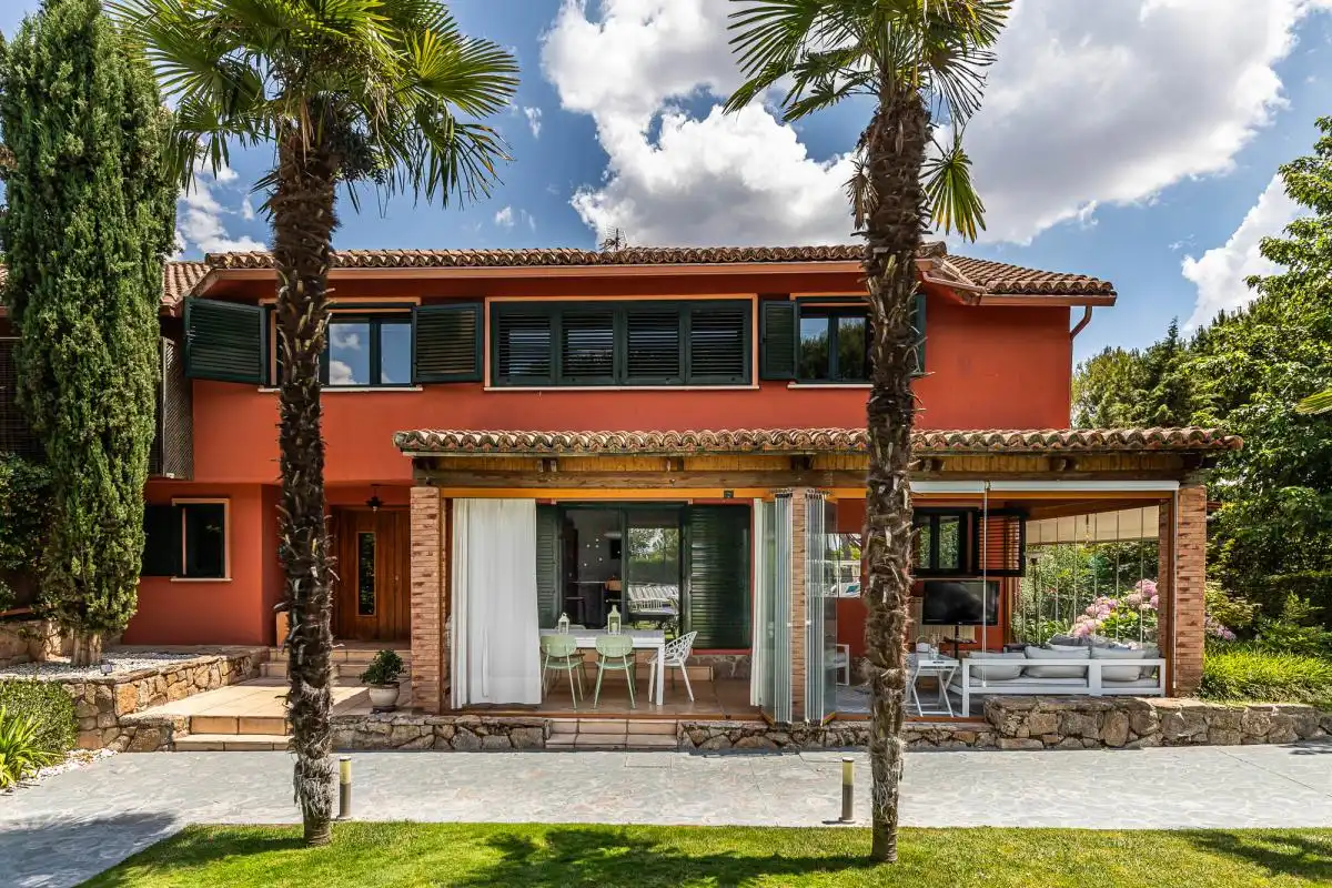 Exterior view of Detached homes for sale in Boadilla del Monte  with Air Conditioner, Heating and Private garden