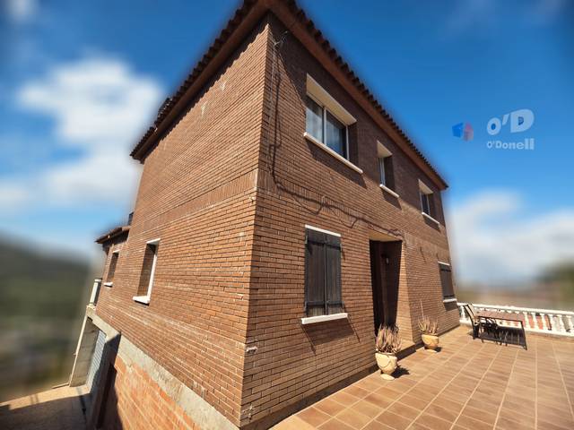 Casa-chalet en Venta en Santa Coloma de Cervelló