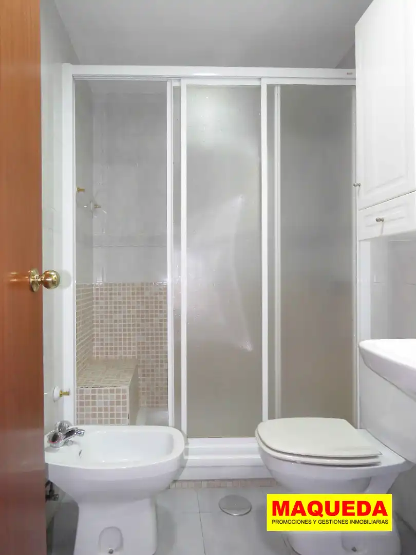 Bathroom of Flat for sale in Villaverde