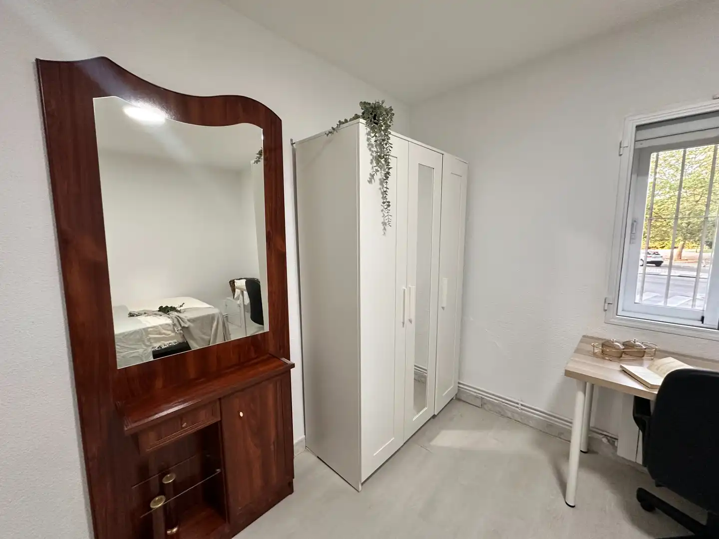 Bedroom of Flat for share in Madrid  with Heating, Furnished and Oven