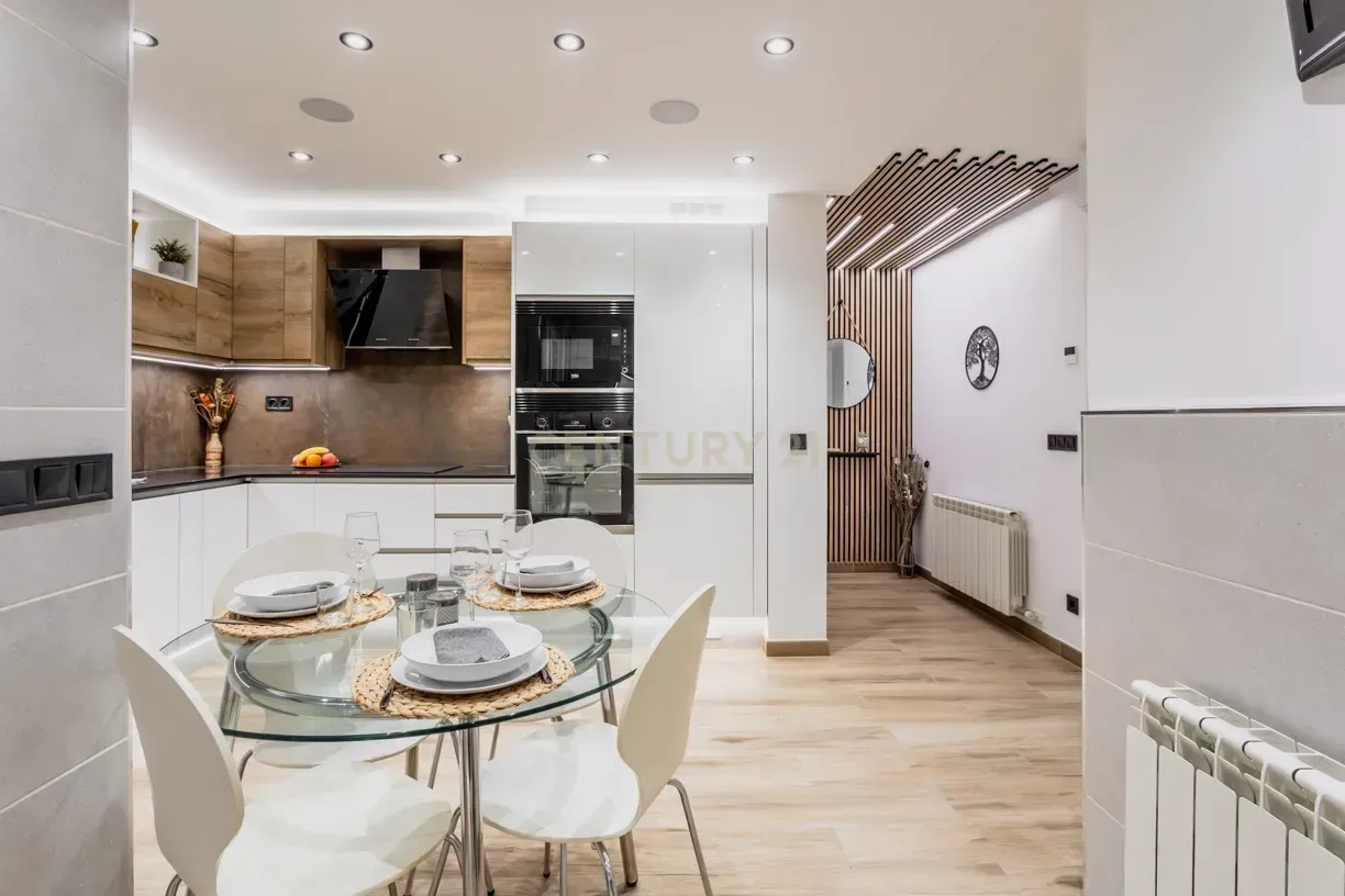 Cuina de Pis en venda en Manresa amb Aire condicionat, Forn i Rentadora