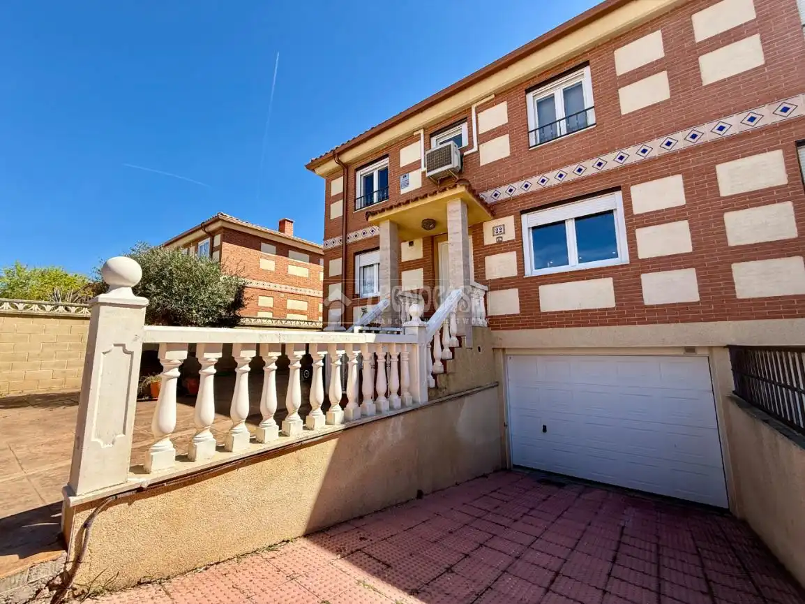 Exterior view of Detached homes for sale in Alovera  with Air Conditioner, Heating and Private garden
