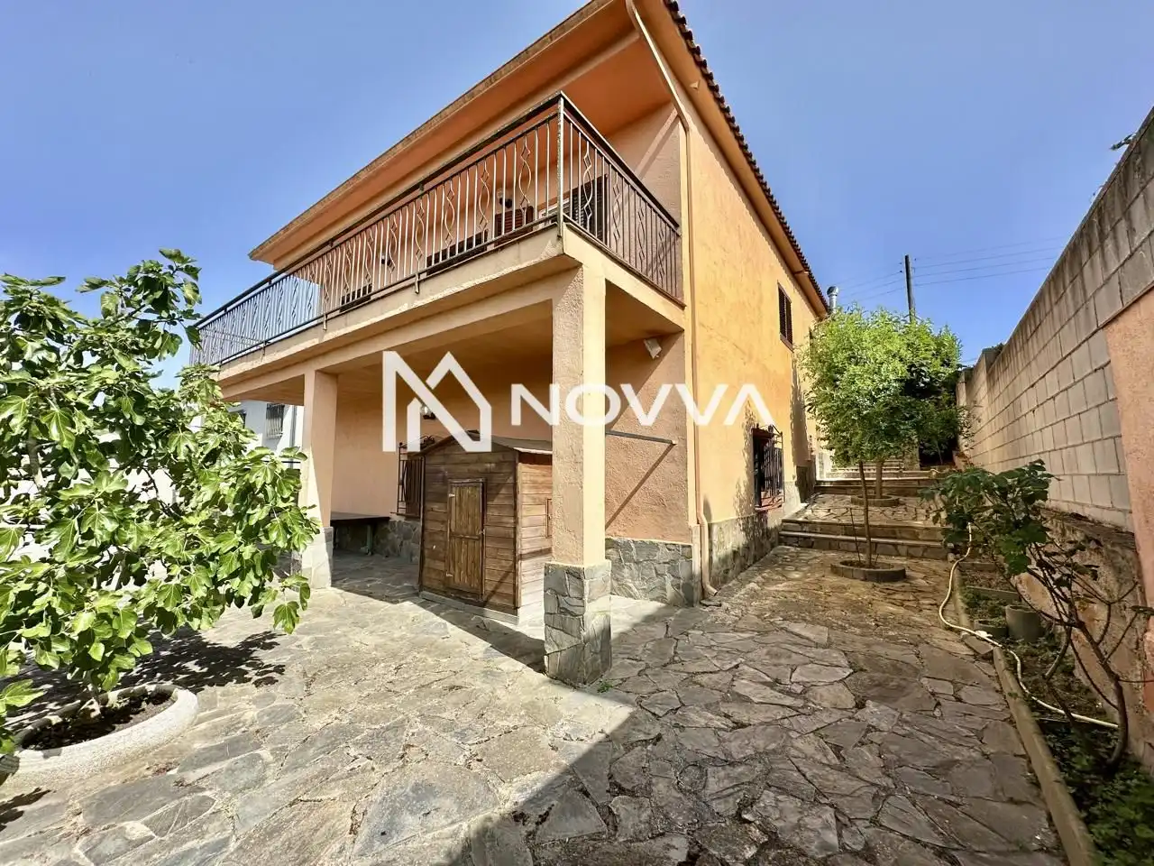 Vista exterior de Casa o xalet en venda en Palafolls amb Jardí privat