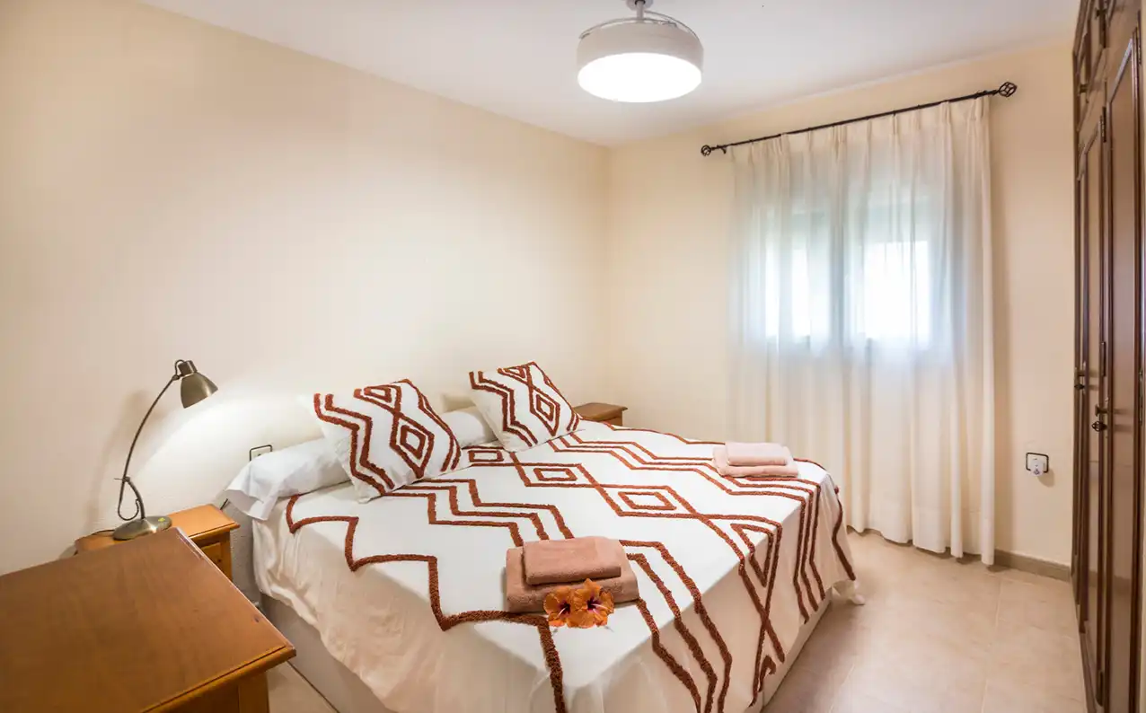 Habitación de Casa o chalet de alquiler en Chiclana de la Frontera con Piscina y Amueblado