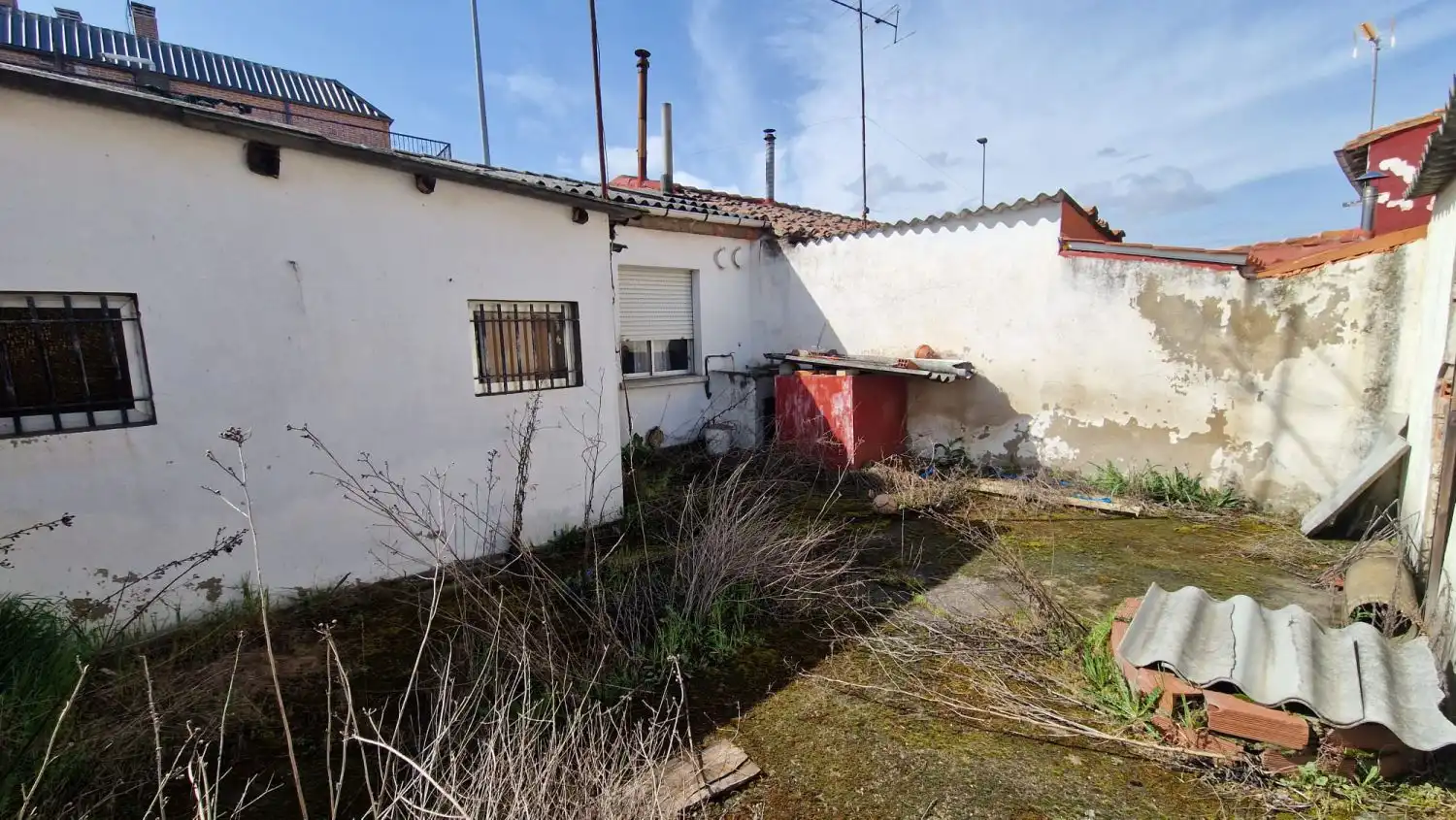 Jardí de Casa o xalet en venda en León Capital  amb Terrassa i Traster