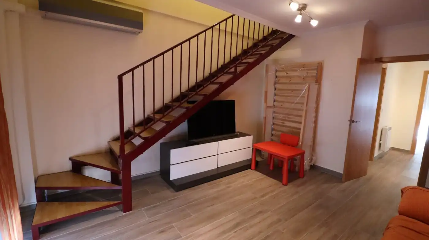 Dúplex en venda en Corpa amb Aire condicionat, Calefacció i Jardí privat