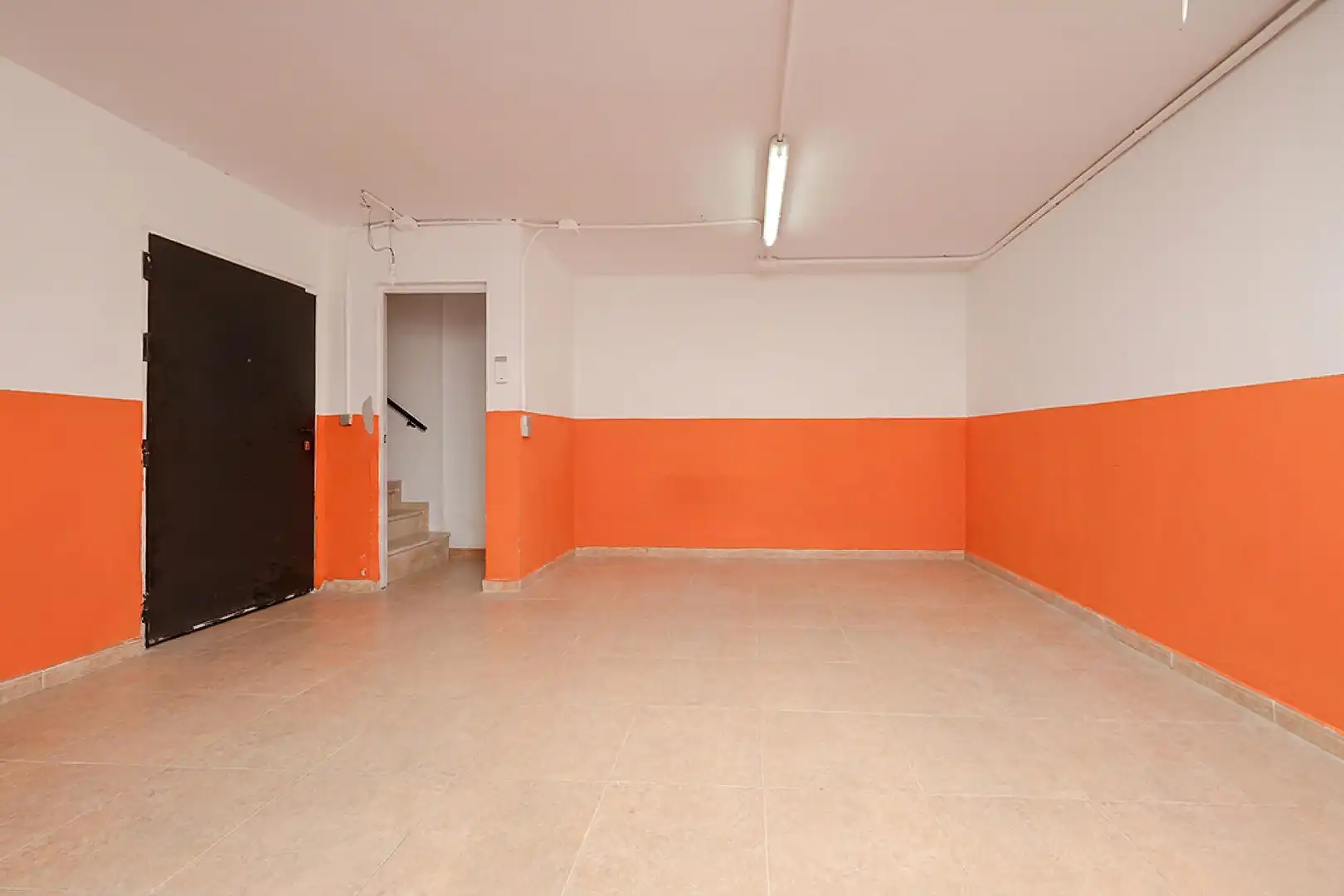 Casa adosada en venda en Dos Hermanas amb Aire condicionat, Calefacció i Jardí privat