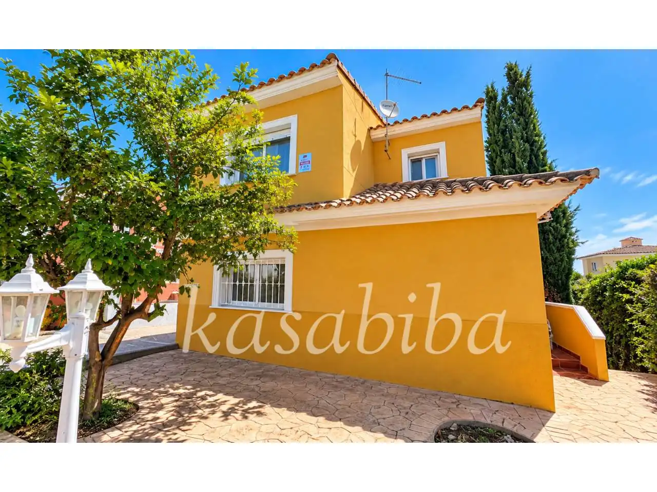 Vista exterior de Casa o chalet en venta en Chiva con Jardín privado, Terraza y Piscina