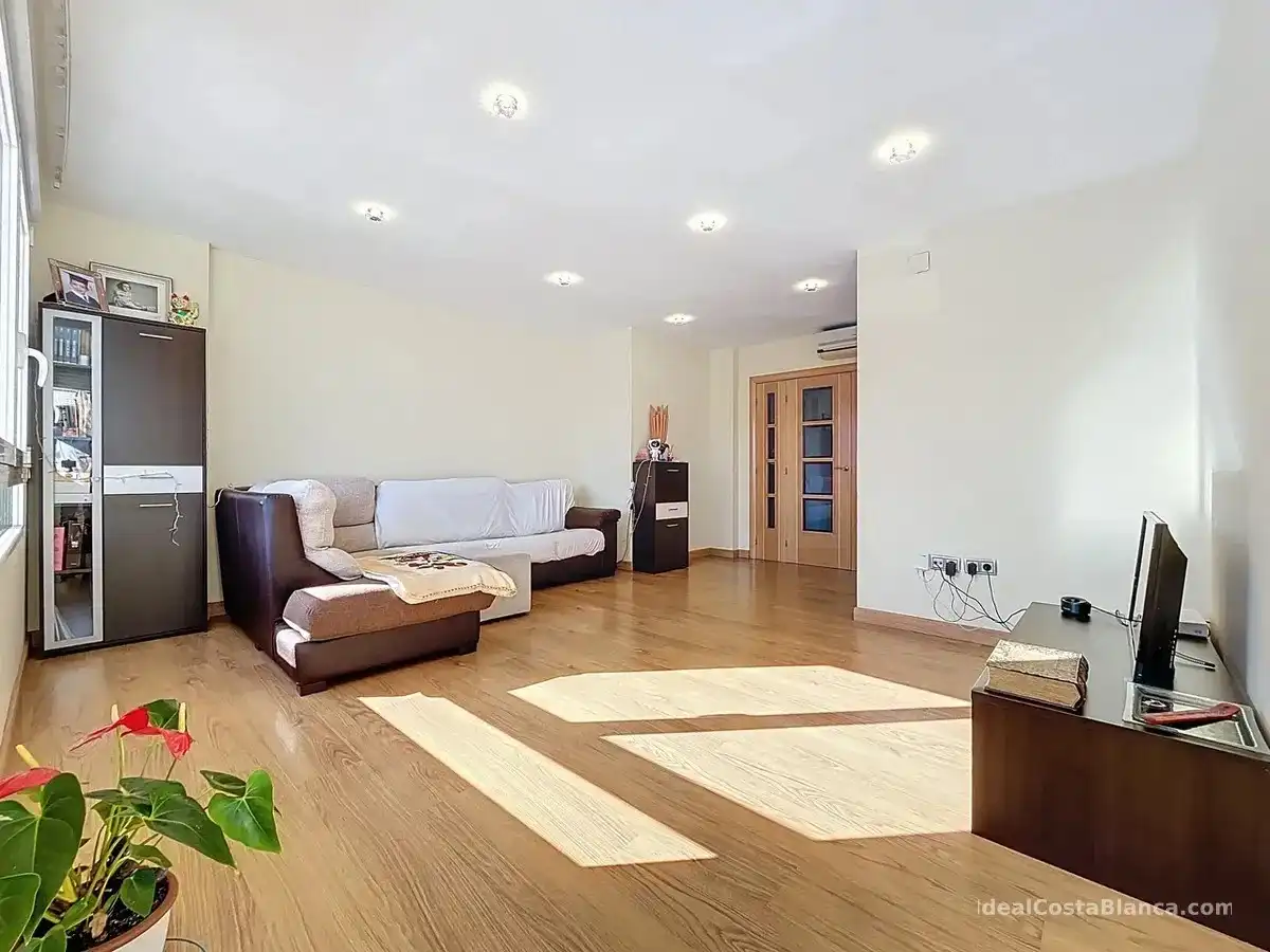 Sala d'estar de Apartament en venda en Pueblo - Urbanizaciones