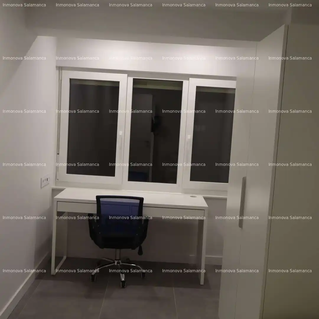 Bedroom of Flat for share in Salamanca  with Heating and Furnished