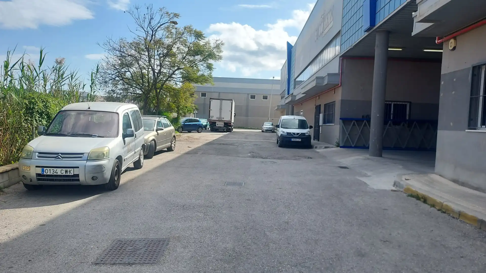 Parking de Nave industrial de alquiler en Algeciras