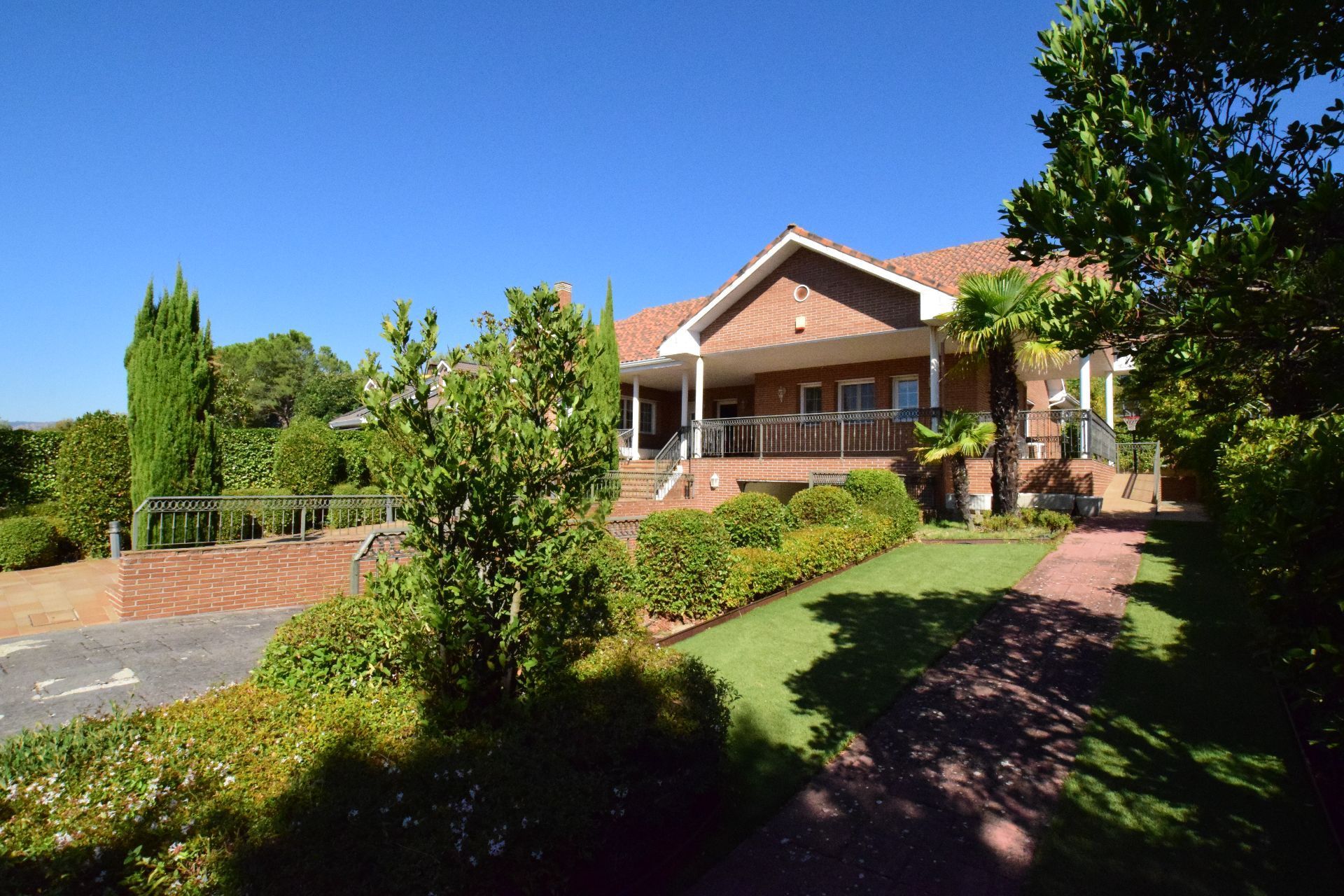 Exterior view of House or chalet to rent in Soto del Real  with Heating, Private garden and Furnished