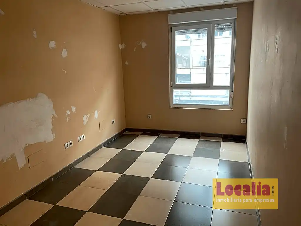 Büro mit Aufzug zur Miete in Julián Ceballos, imagen 4