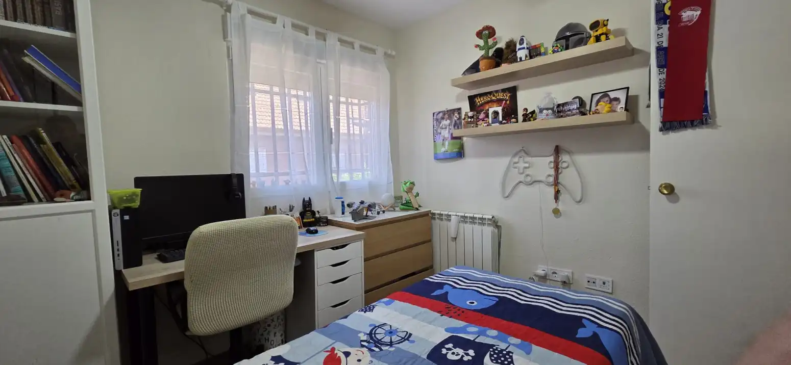 Habitación de Casa o chalet en venta en Getafe con Calefacción y Jardín privado