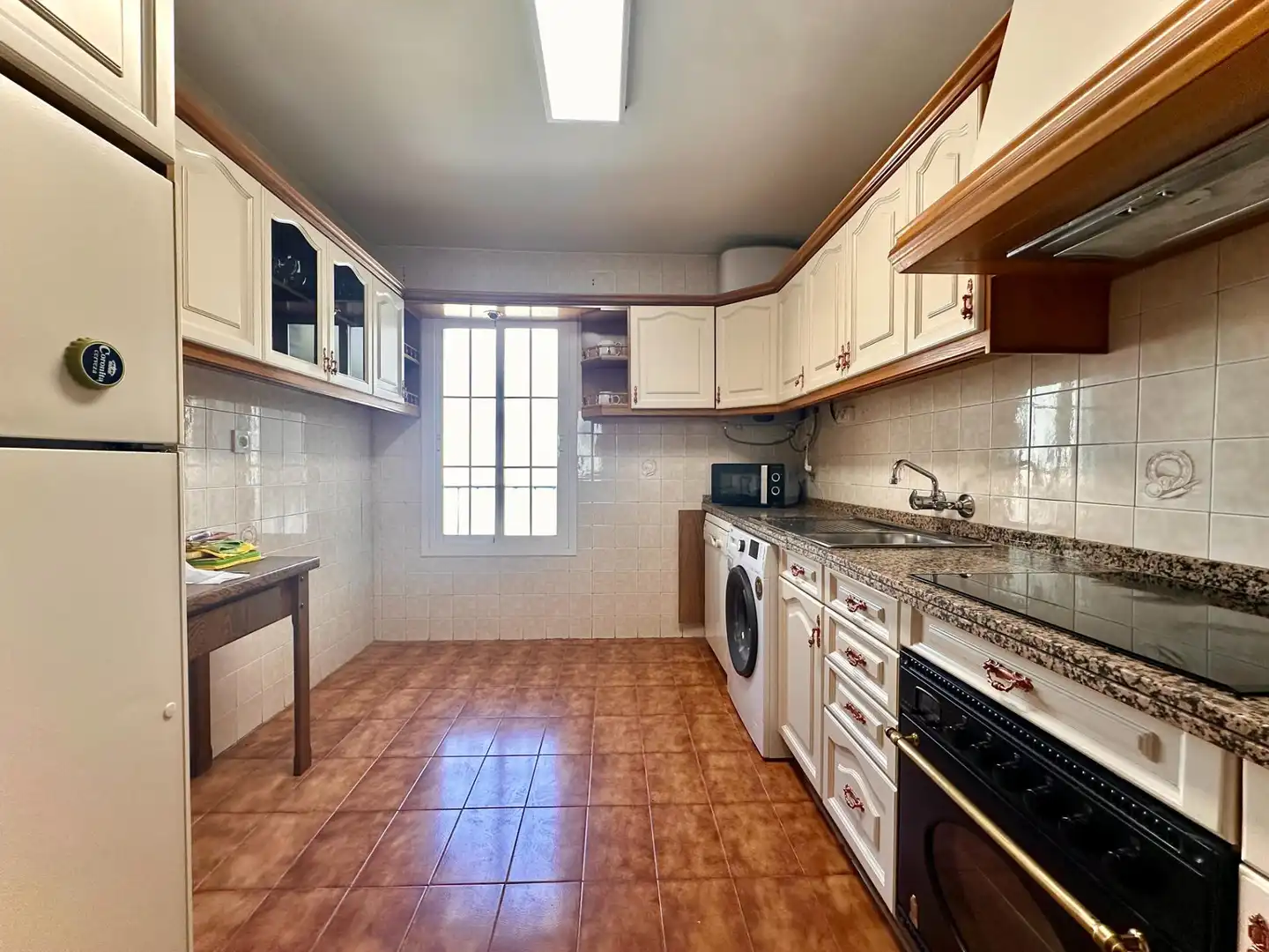 Kitchen of Flat for rent in Granada  with Air Conditioner, Heating and Terrace