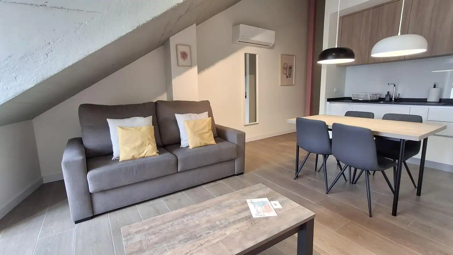 Wohnzimmer von Wohnung zur Miete in A Coruña Capital  mit Klimaanlage und Möbliert