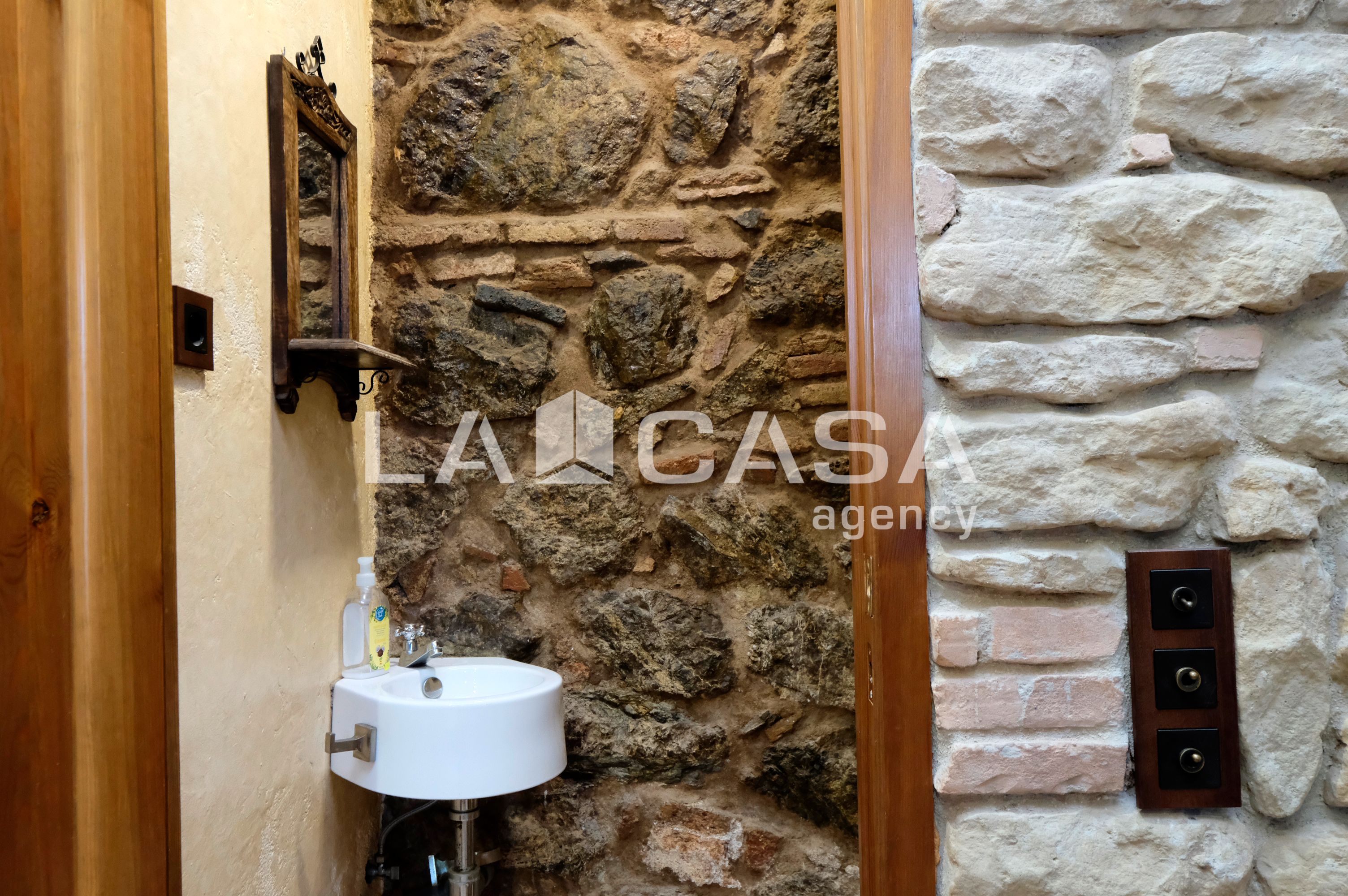 Single-family semi-detached for sale in  Barcelona Capital  with Heating, Terrace and Balcony