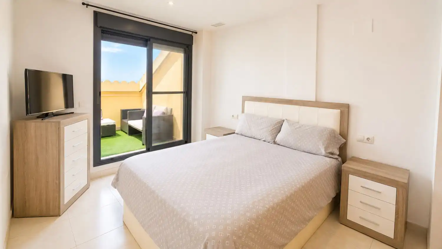 Habitación de Ático de alquiler en Oeste