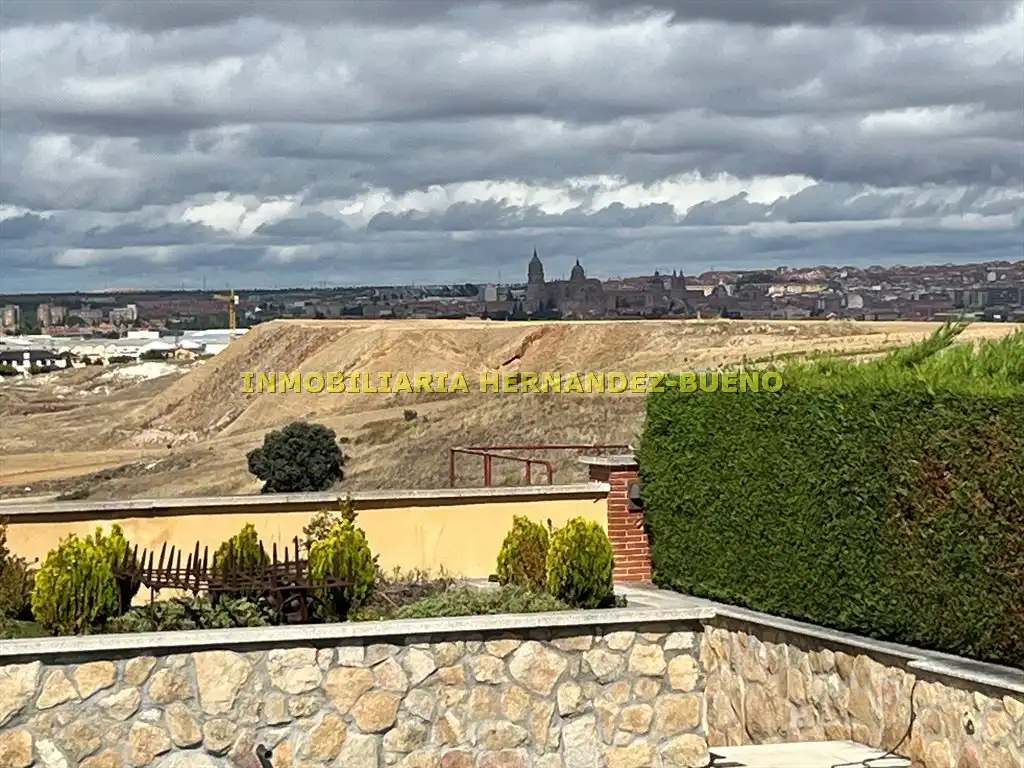 Casa o chalet en venta en Carbajosa de la Sagrada con Aire acondicionado, Calefacción y Jardín privado