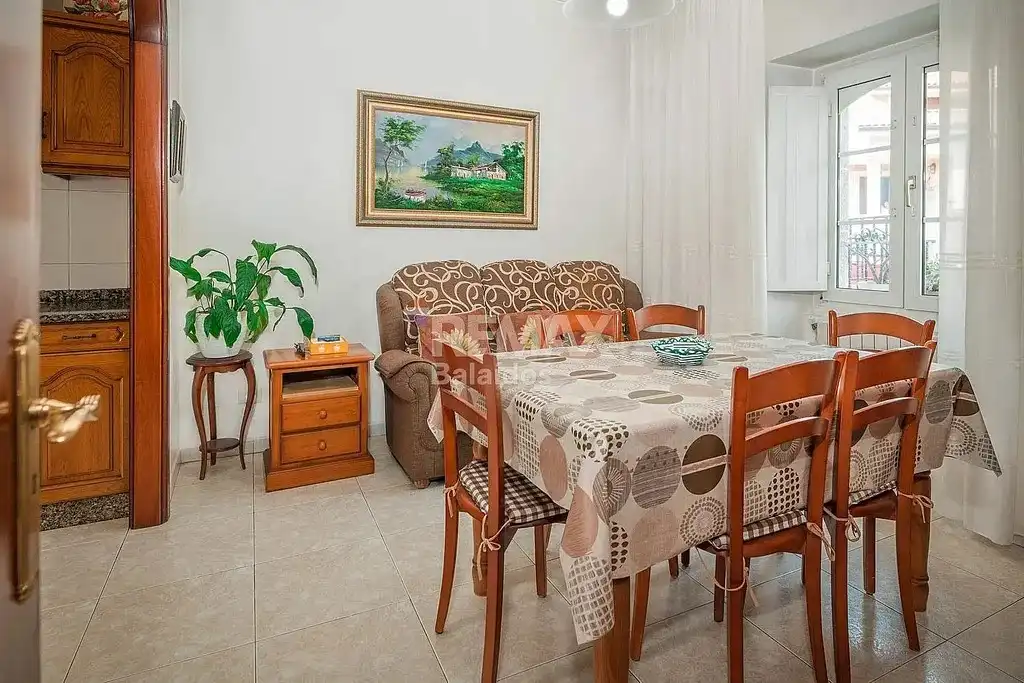 Sala d'estar de Casa o xalet en venda en A Pobra do Caramiñal amb Calefacció, Jardí privat i Parquet