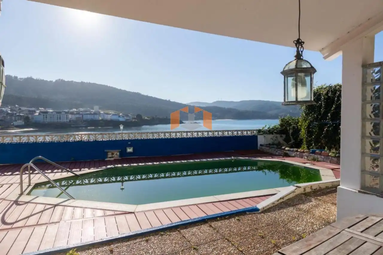Piscina de Casa o xalet en venda en O Vicedo  amb Calefacció, Jardí privat i Parquet