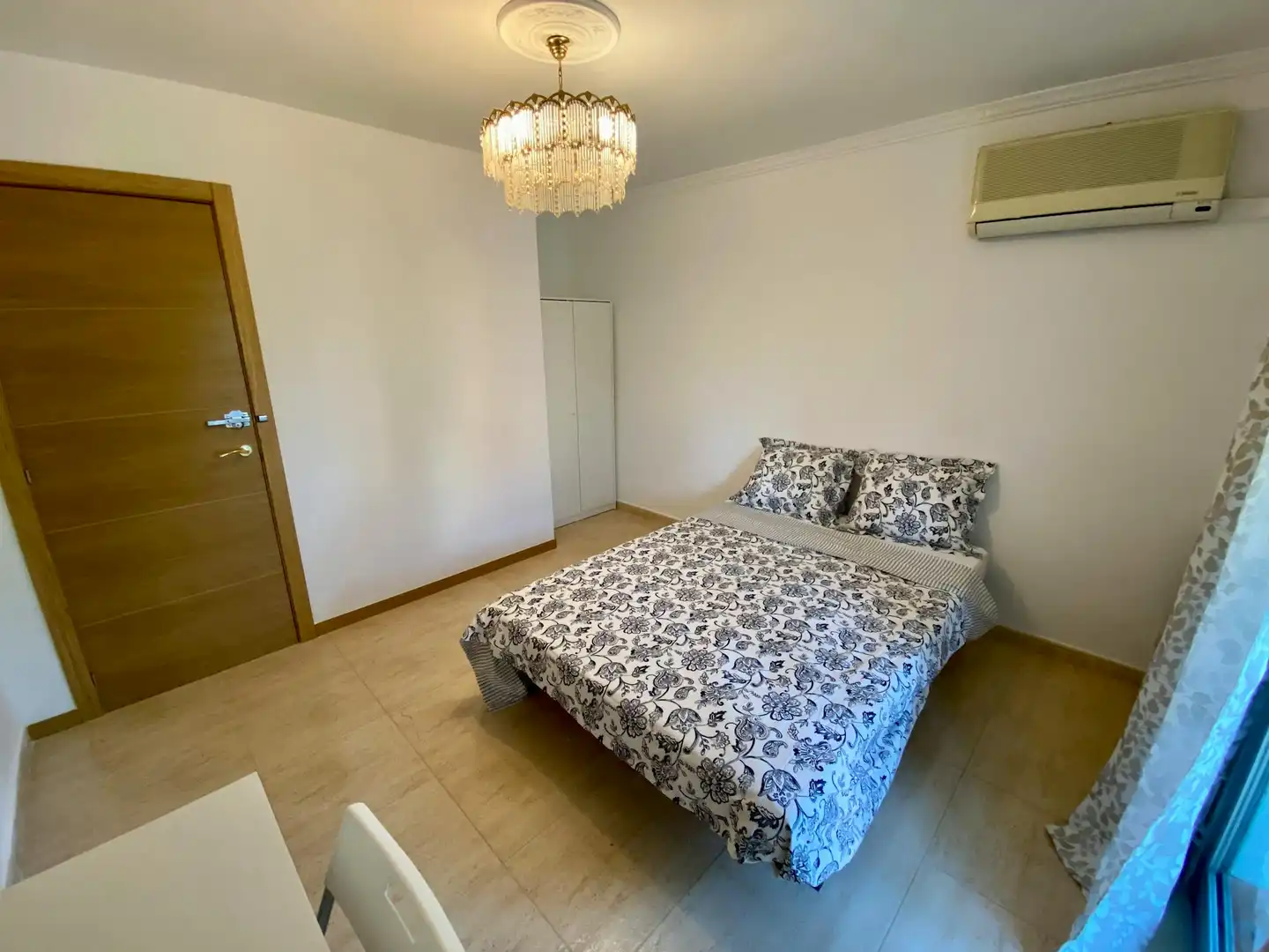 Bedroom of Flat for share in Madrid  with Air Conditioner, Heating and Washing machine