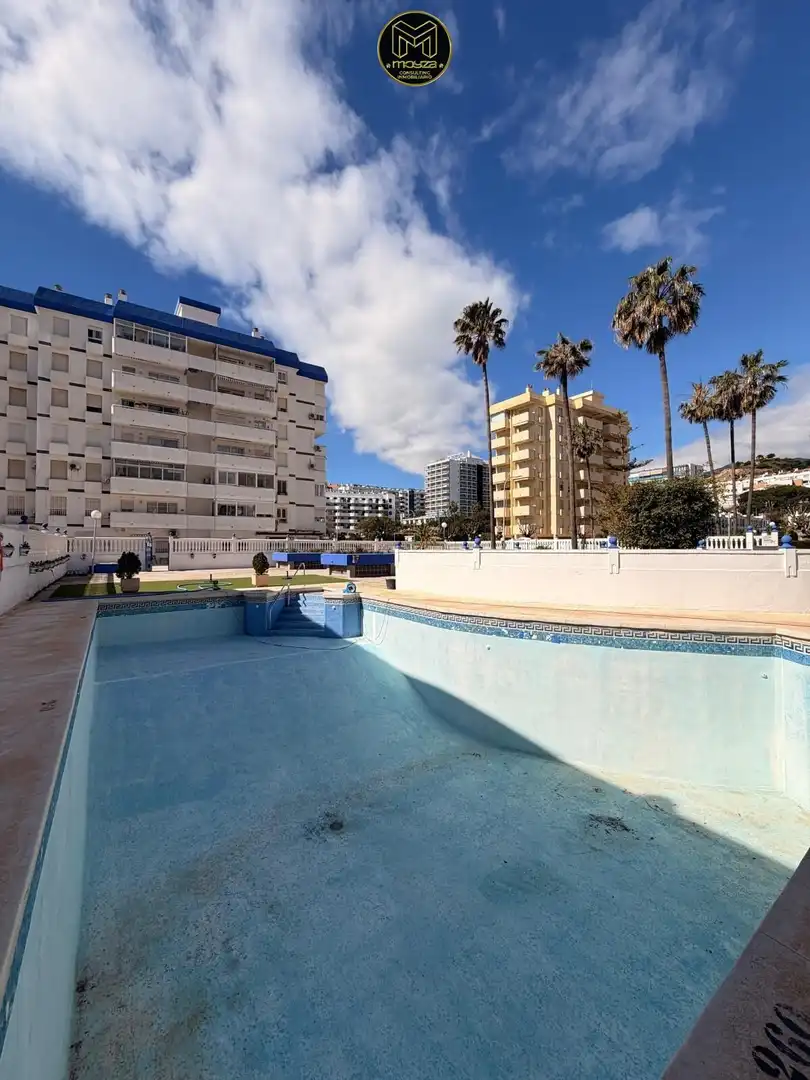 Flat with terrace for sale in Torrequebrada, imagen 3