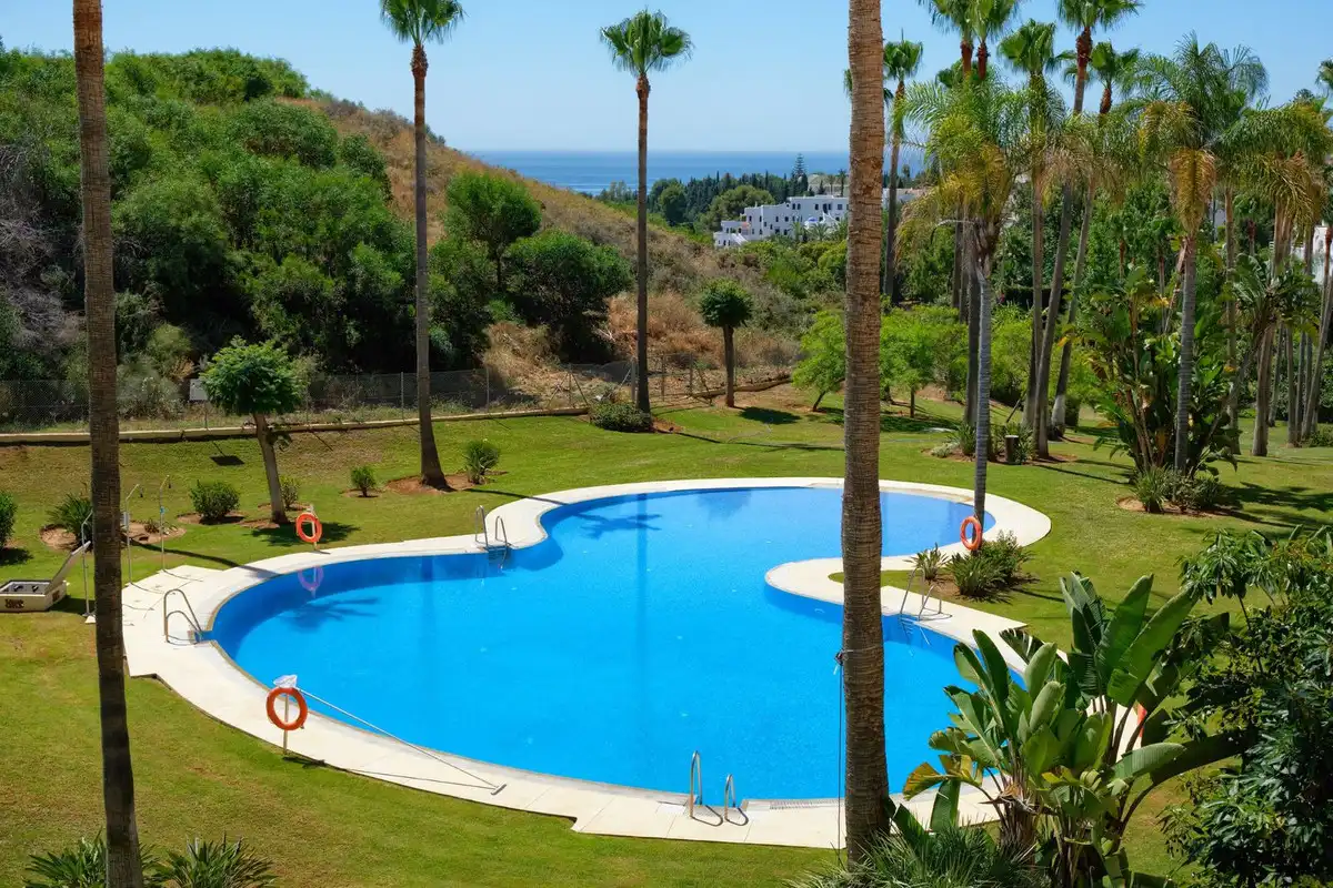 Piscina de Pis en venda en Marbella amb Terrassa