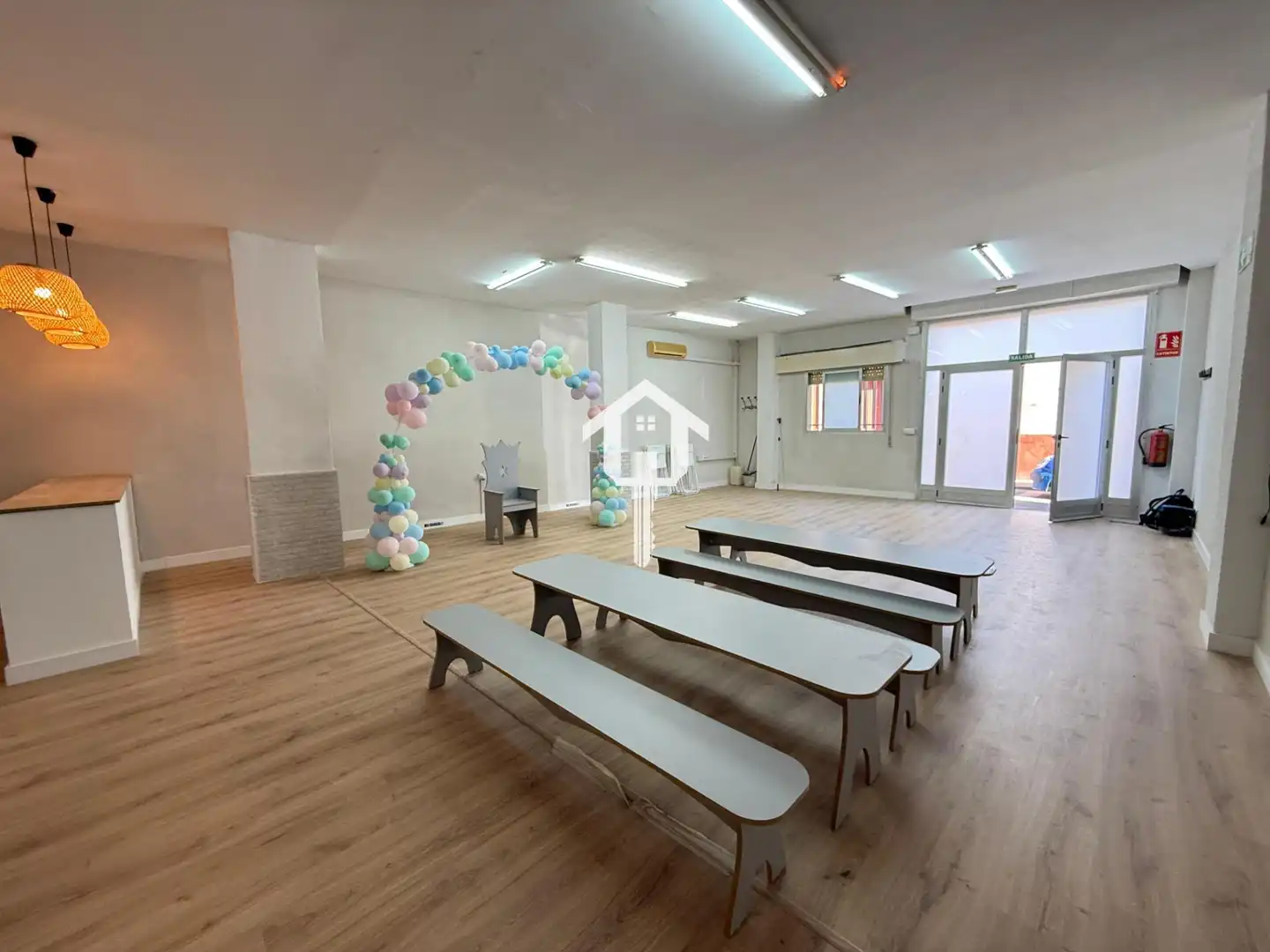 Local en venta en Alicante / Alacant con Aire acondicionado