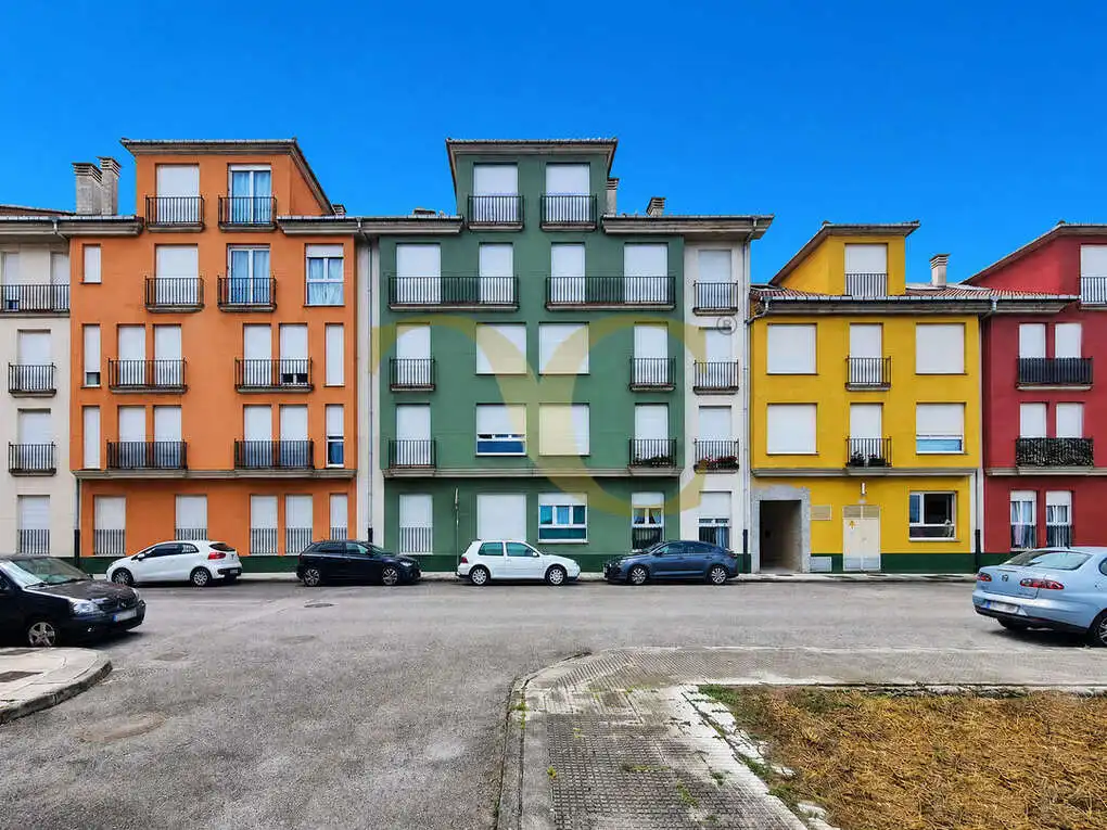 Vista exterior de Dúplex en venta en Soto del Barco con Calefacción y Amueblado