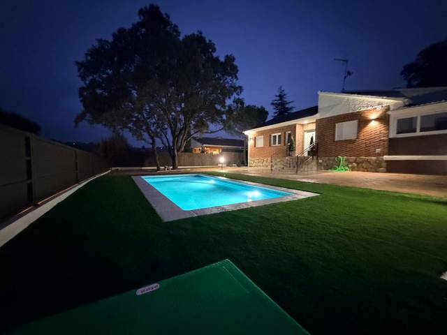 Casa-chalet en Venta en Avenida de la Alcazaba en Cerro Alarcón