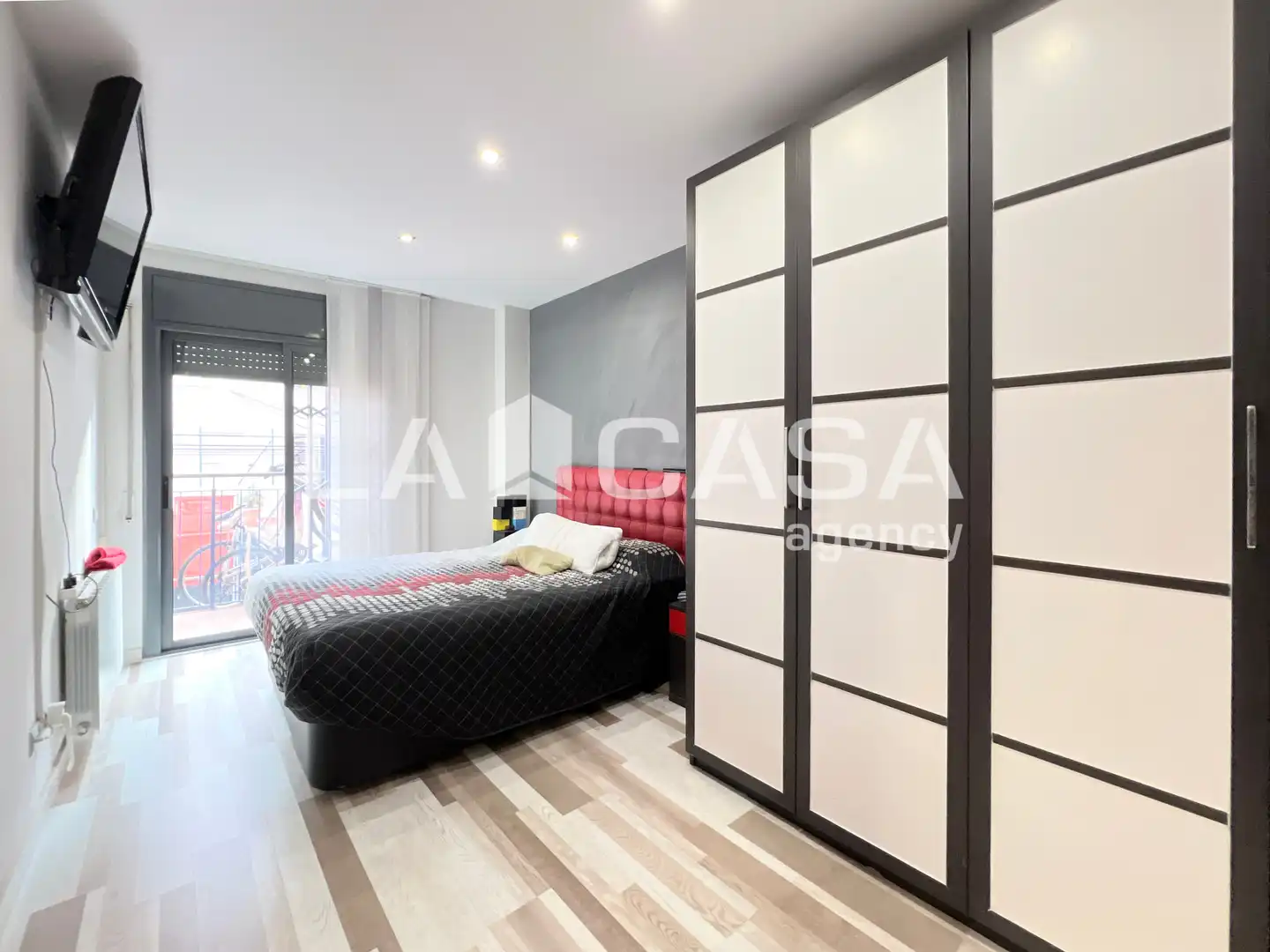 Habitación de Piso en venta en Badalona con Terraza y Balcón