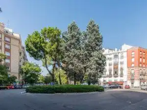 Außenansicht von Wohnung zur Miete in Madrid mit Klimaanlage, Heizung und Möbliert